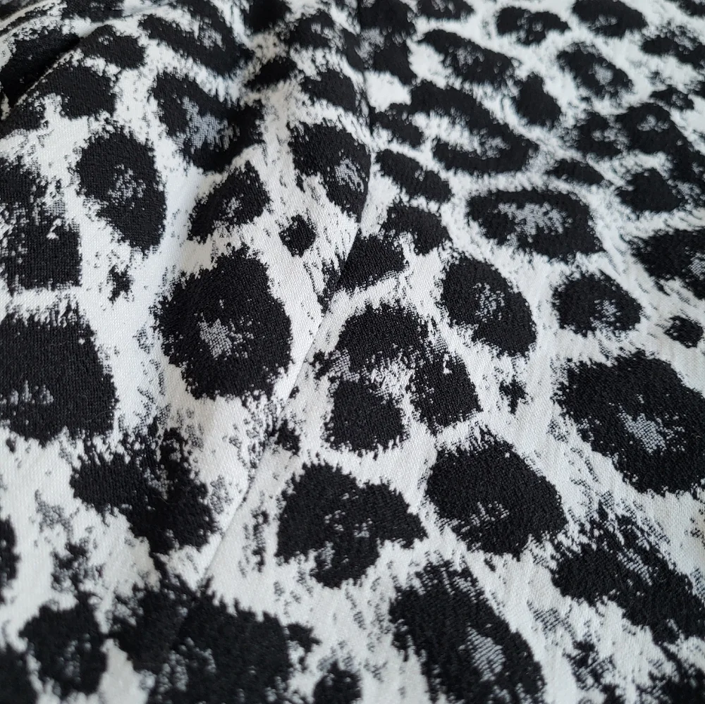 Calvin Klein Women's Black White Leopard Print Golden Zip Pocket Jacket, Size 4